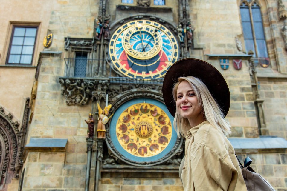 Romantic Photoshoot Experience for Couples in Prague - Charles Bridge Photo Hour: Towers, Baroque Statues, and True Romance Views