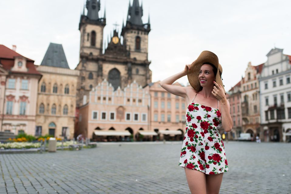 Romantic Photoshoot Experience for Couples in Prague - How the Photographer Makes It Feel Easy (Not Awkward)