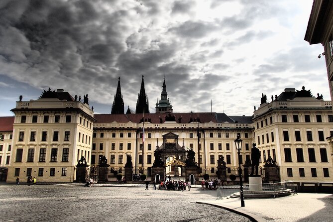 Saint Vitus Cathedral and Hidden Gems of Prague Castle - St. Vitus Cathedral: Your Main Event, With Time to Look