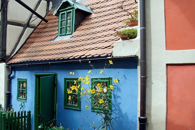 Self-Guided Audio Tour - Prague Castle District - Golden Lane: alchemists, small houses, and a fun legend