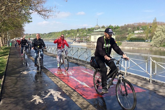 Self-Guided City Bike Tours - Starting at Dlouhá 24 and getting your bike ready fast