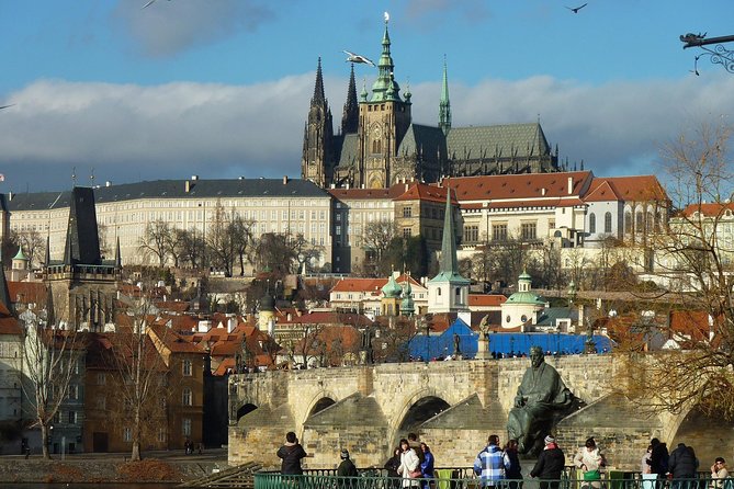 Shared Departure Transfer: Prague Hotel to Prague Airport - Should You Book This Prague Airport Transfer?