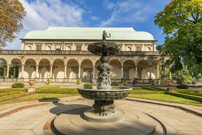 Skip the line: Prague Castle Interiors Tour with Local Guide - Meeting at Malostranská and ending near Hradčany