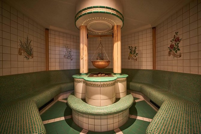 Small-Group Saxon Switzerland NP Easy Tour & Unlimited Thermal Baths - Guides, Coordination, and Real-World Contingencies