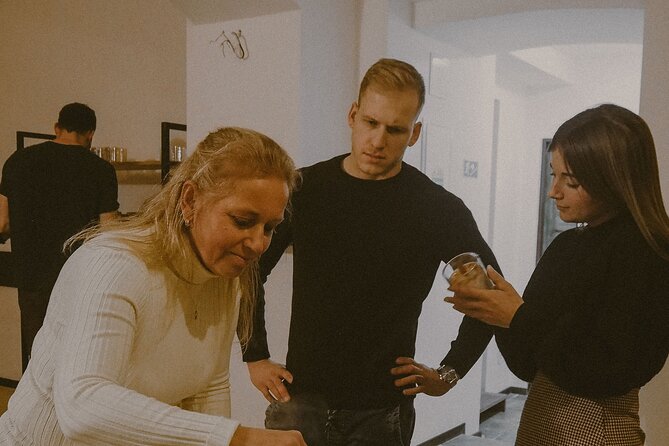 Soy Candles Workshop in Prague - The Step-by-Step Process (And Why Clear Instructions Matter)