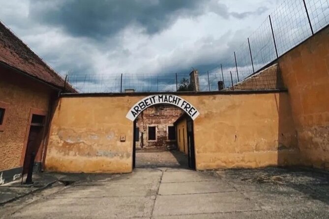 Terezin: Private Half-Day Tour from Prague - Stop-by-Stop: Main Fortress at Retranchement 5