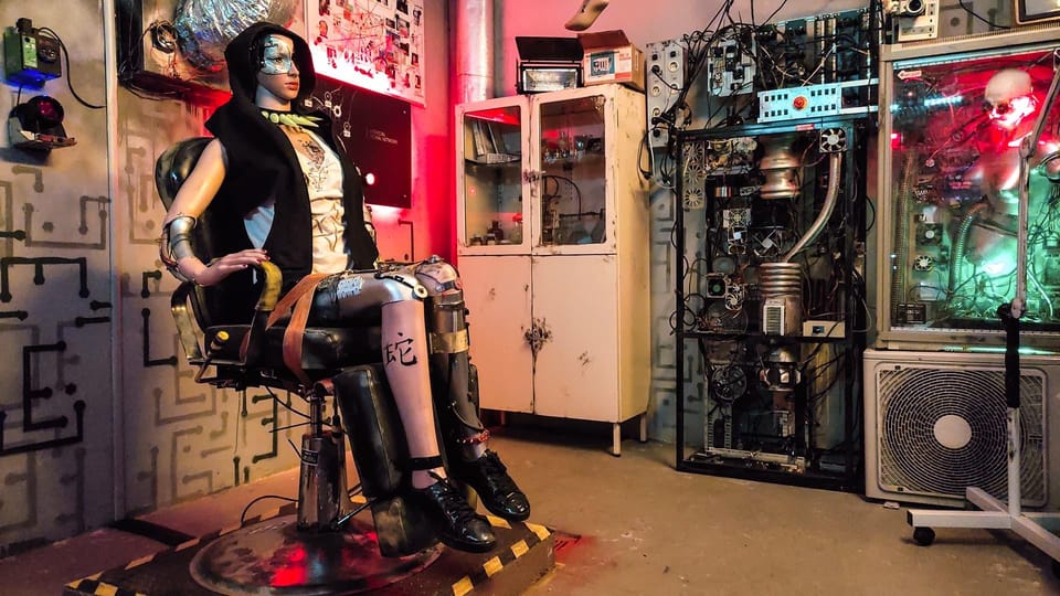 The Clinic: Escape room in Fun Arena Prague - Before You Enter: Training, Organizer Help, and Room Rules