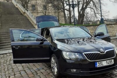 Transfer from Prague Hotel to Airport Prague - The ride to Václav Havel Airport: timing and traffic reality