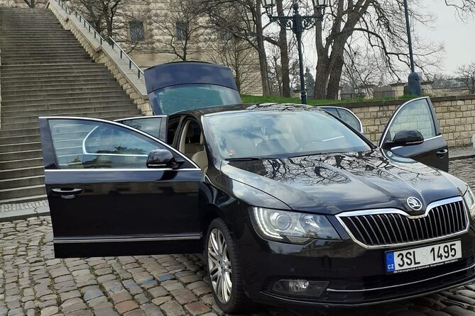 Transfer from Prague Hotel to Airport Prague - The ride to Václav Havel Airport: timing and traffic reality