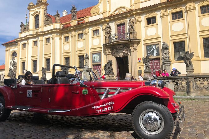 Vintage Cars Prague - Grand City Tour 150min / 1-6 pers. 2,5hrs - Exclusive Street Views and the Italian-Style Church Moment