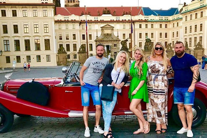 Vintage Cars Prague - Sightseeing Tour 90min / 1-6 pers. - Old Town Square and the Astronomical Clock Moment
