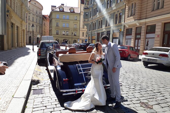Vintage Cars Prague - Sightseeing Tour 90min / 1-6 pers. - Charles Bridge Without the Long Walk