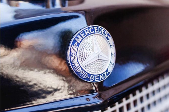 Vintage Cars Prague - Sightseeing Tour 90min / 1-6 pers. - Rudolfinum and the National Theatre Gold Roof View