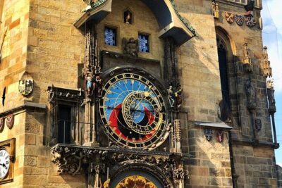VIP Tour: Professional photos - You and Prague Best Monuments - Prague Castle: Getting the Most Iconic Backdrop to Work for You