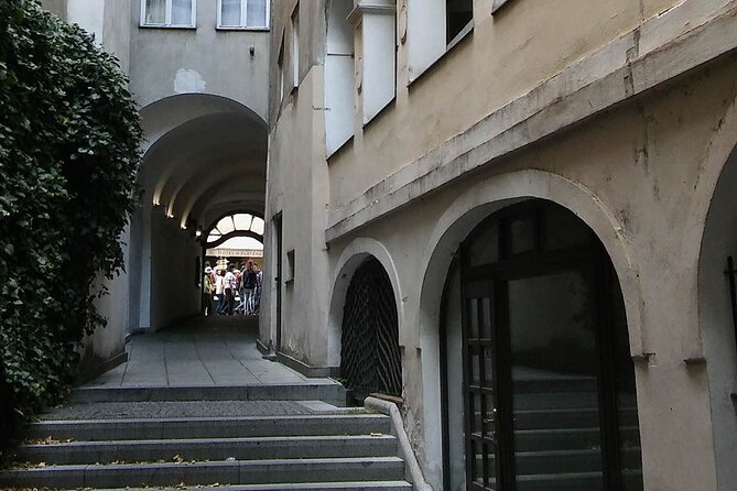 Walking Tour in Prague with Local Historian - Starting in Wenceslas Square: meeting point and first moments