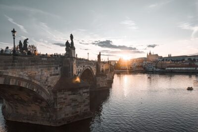 Walking tour of Prague in french: Old Town & Charles Bridge - Celetná Street, Týn Yard, and Ungelt: where the walk gains direction