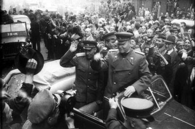 WWII and Communism History in Prague's Old Town Private Tour - Josefov Jewish Quarter: synagogues, the ghetto, and the road to Theresienstadt