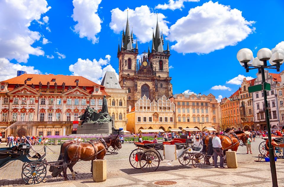 WWII and Communism History in Prague's Old Town Private Tour - Petschek Palace and the Gestapo headquarters: resistance under pressure